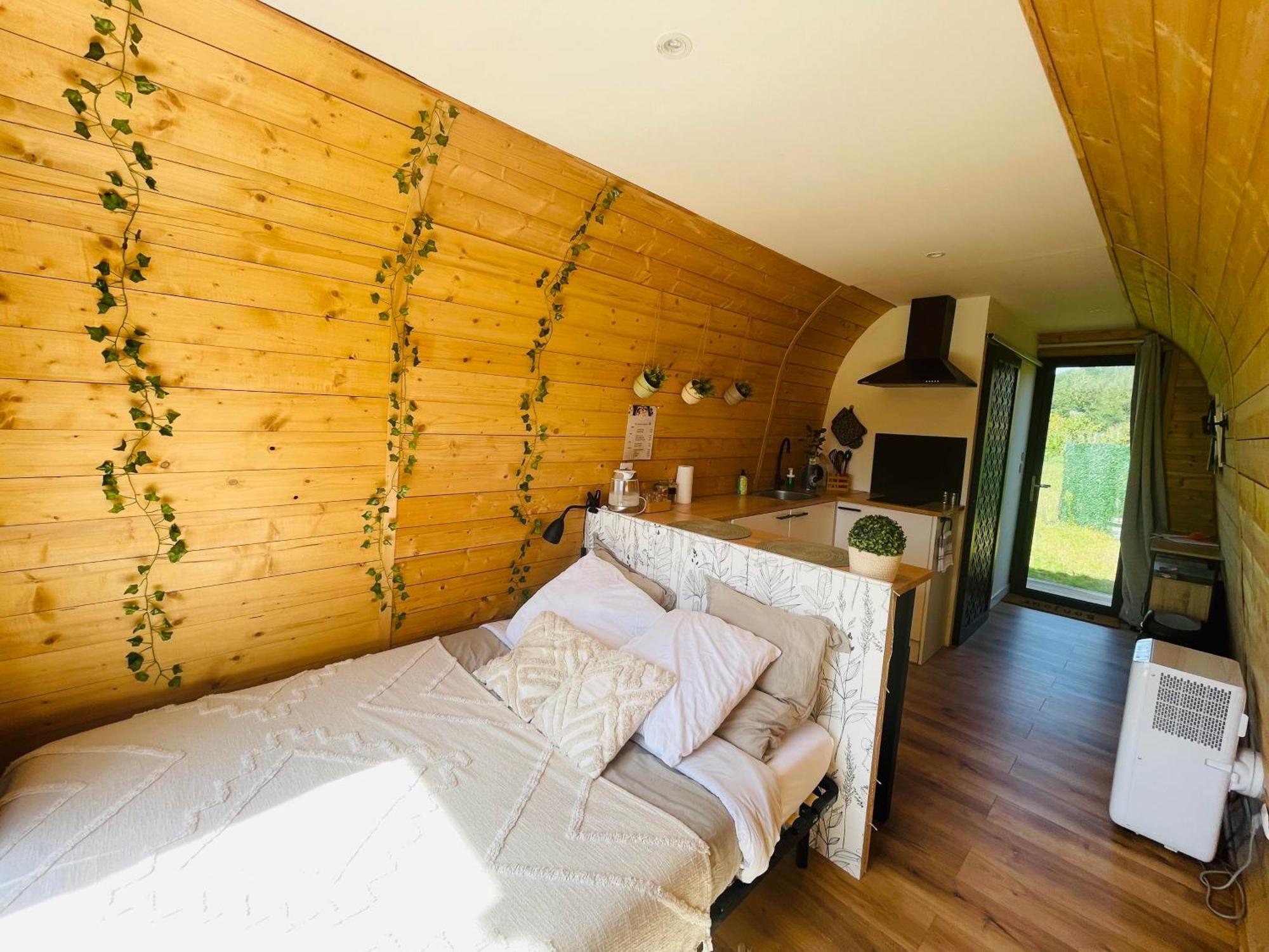 Logement Insolite : La Ruche Verte Monts-sur-Guesnes Exterior foto
