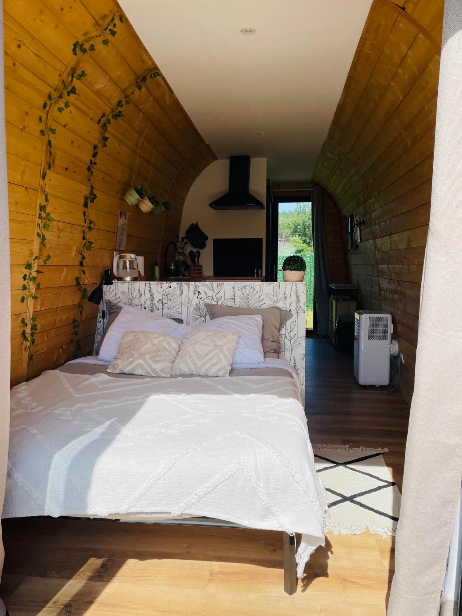 Logement Insolite : La Ruche Verte Monts-sur-Guesnes Exterior foto