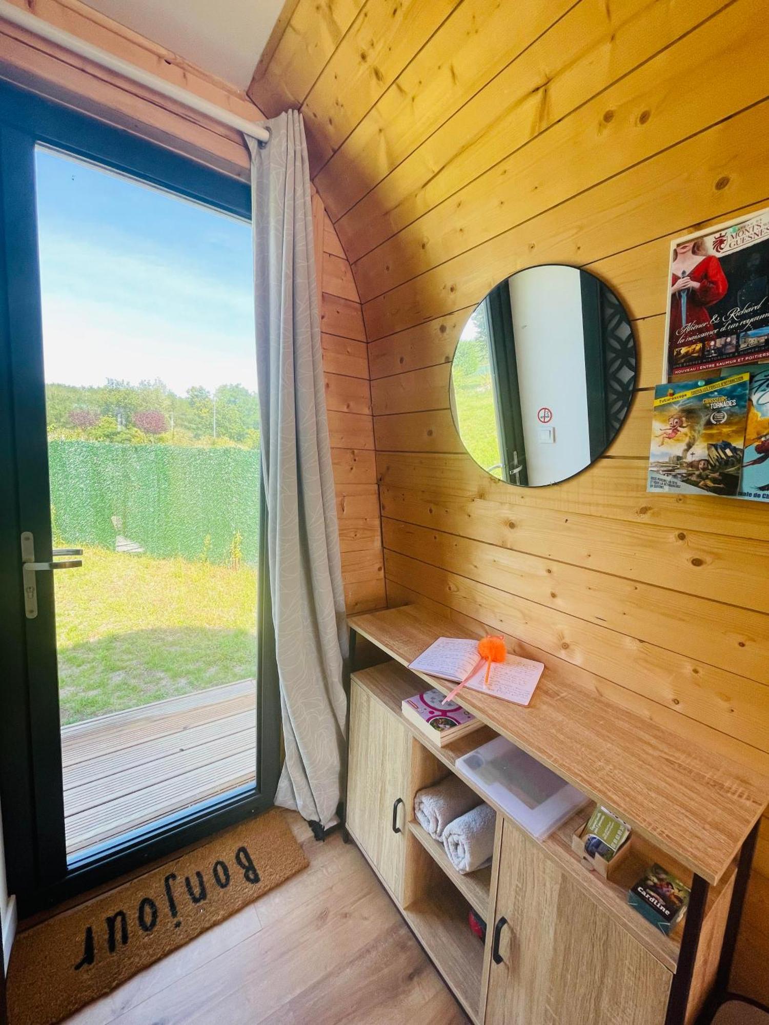 Logement Insolite : La Ruche Verte Monts-sur-Guesnes Exterior foto